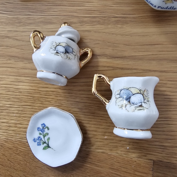 Peter Rabbit 10 Piece Mini Tea Set - Picture 4 of 12